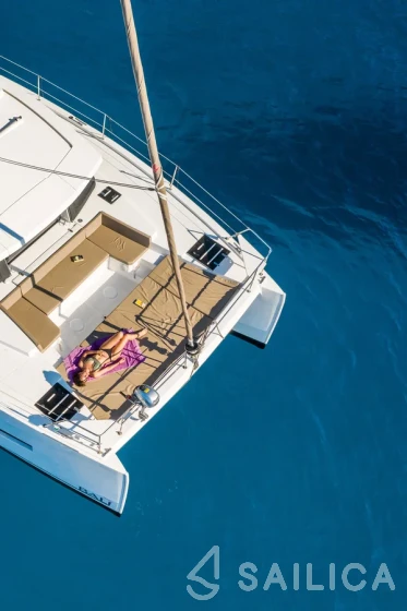 Bali 4.1 - Yacht Charter Sailica
