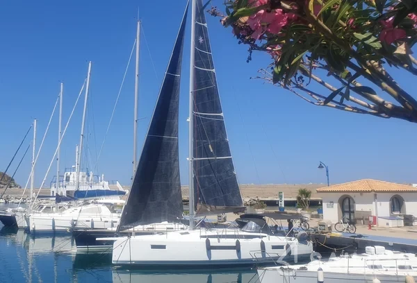 Sun Odyssey 410 - Yacht Charter Sailica