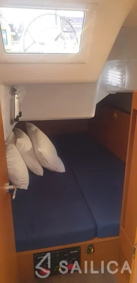 Sun Odyssey 410 - Yacht Charter Sailica