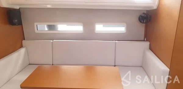 Sun Odyssey 410 - Yacht Charter Sailica