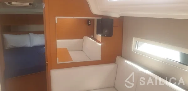 Sun Odyssey 410 - Yacht Charter Sailica