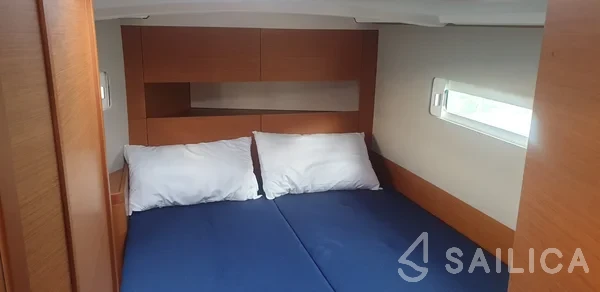 Sun Odyssey 410 - Yacht Charter Sailica
