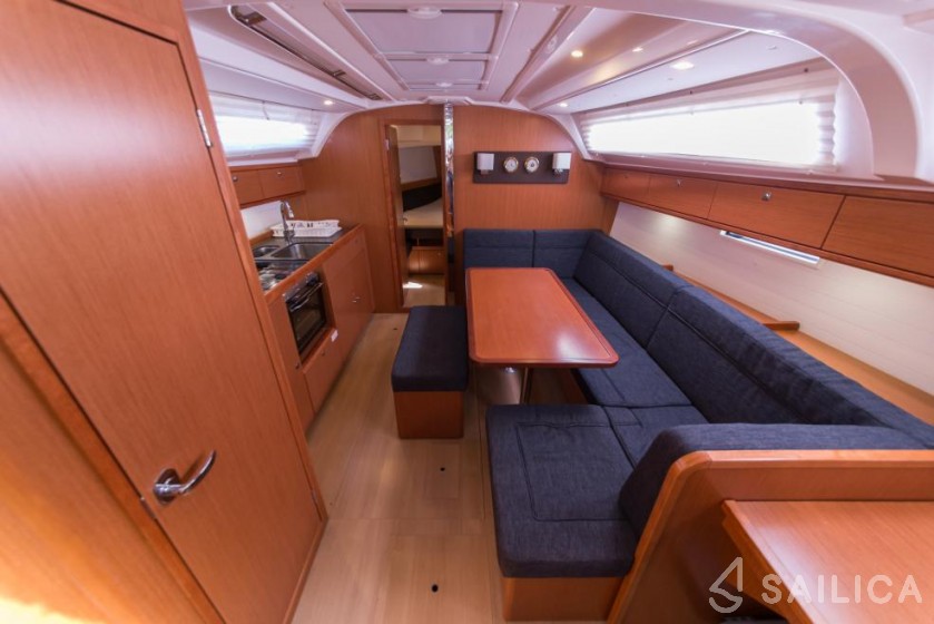 Bavaria Cruiser 41 - Yacht Charter Sailica