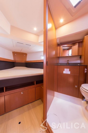 Bavaria Cruiser 41 - Yacht Charter Sailica