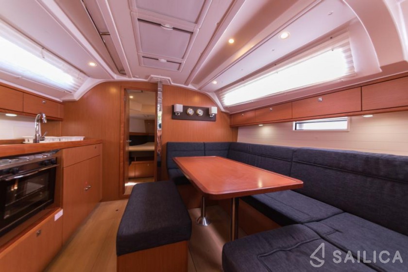 Bavaria Cruiser 41 - Yacht Charter Sailica