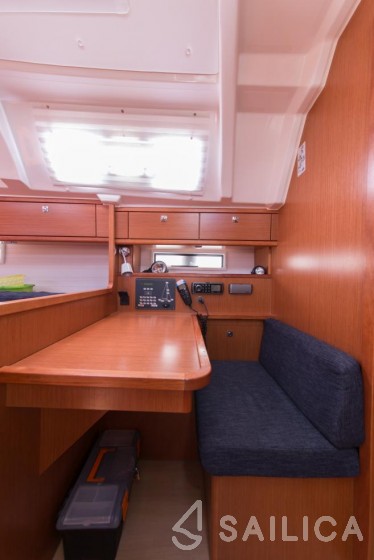 Bavaria Cruiser 41 - Yacht Charter Sailica