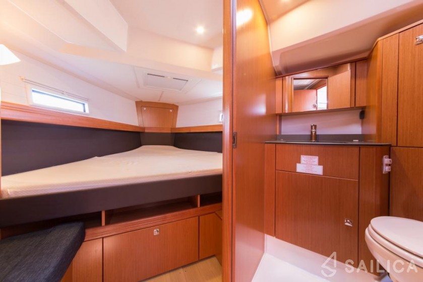 Bavaria Cruiser 41 - Yacht Charter Sailica