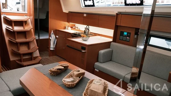 Bavaria C42 - Yacht Charter Sailica