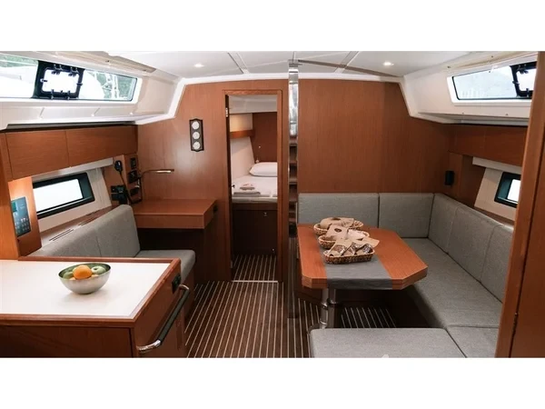 Bavaria C42 - Yacht Charter Sailica