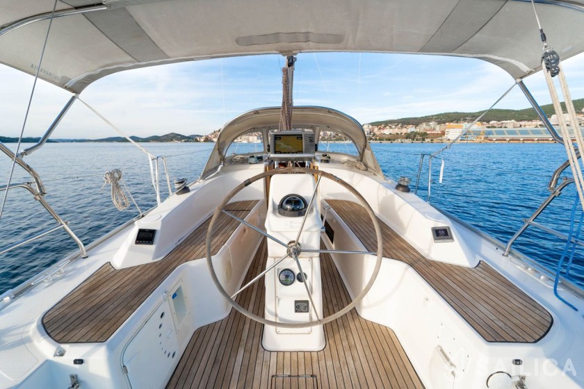 Bavaria 33 Cruiser - Yacht Charter Sailica