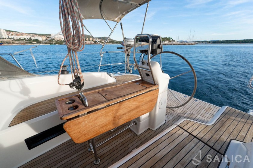 Bavaria 33 Cruiser - Yacht Charter Sailica