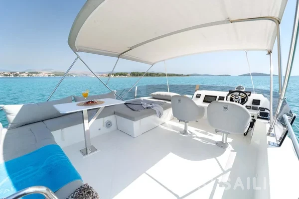 MY 37 - Yacht Charter Sailica