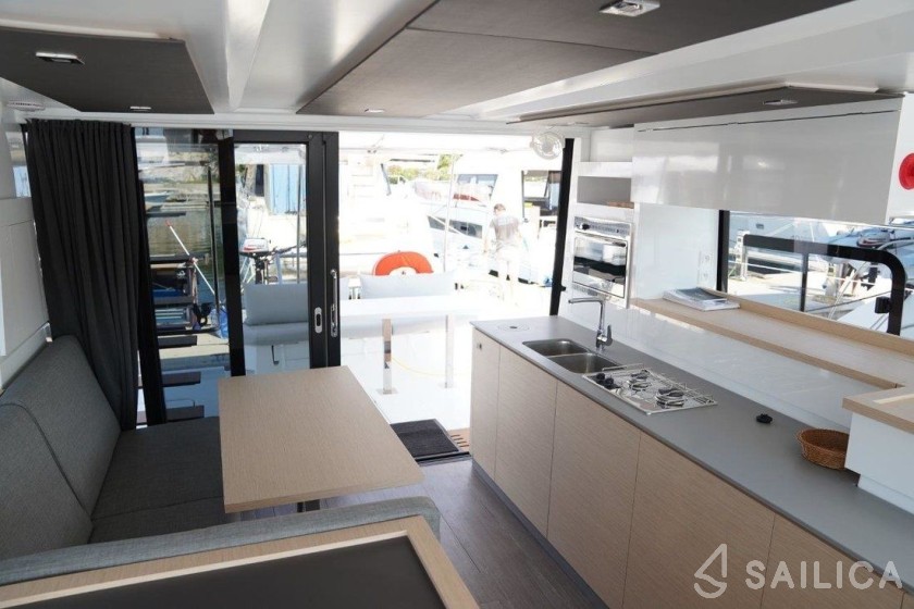MY 37 - Yacht Charter Sailica