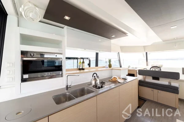 MY 37 - Yacht Charter Sailica