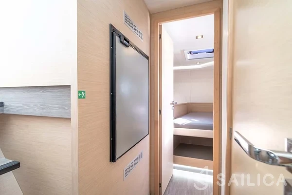 MY 37 - Yacht Charter Sailica