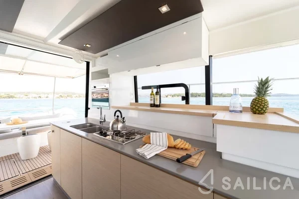 MY 37 - Yacht Charter Sailica