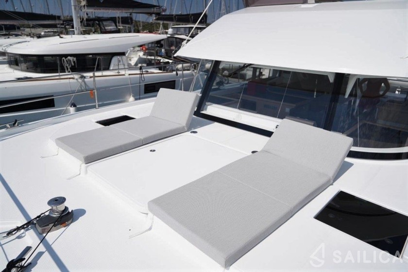 MY 37 - Yacht Charter Sailica