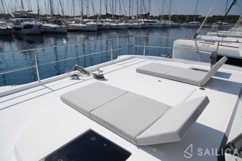 MY 37 - Yacht Charter Sailica