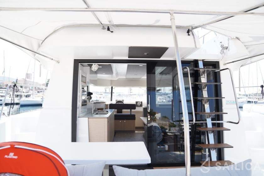 MY 37 - Yacht Charter Sailica