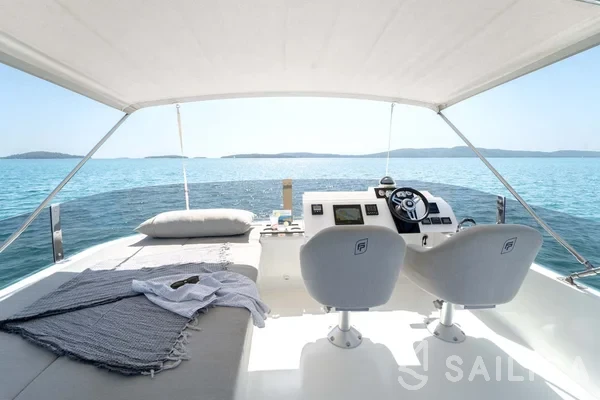 MY 37 - Yacht Charter Sailica