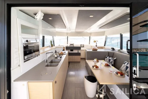 MY 37 - Yacht Charter Sailica