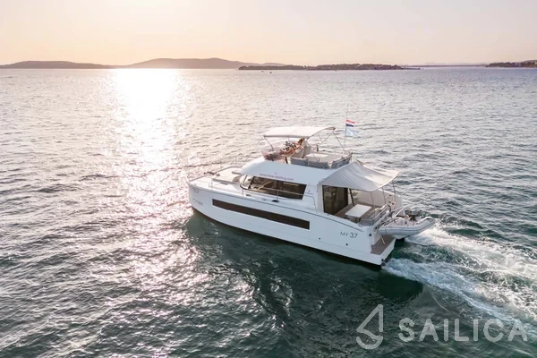 MY 37 - Yacht Charter Sailica