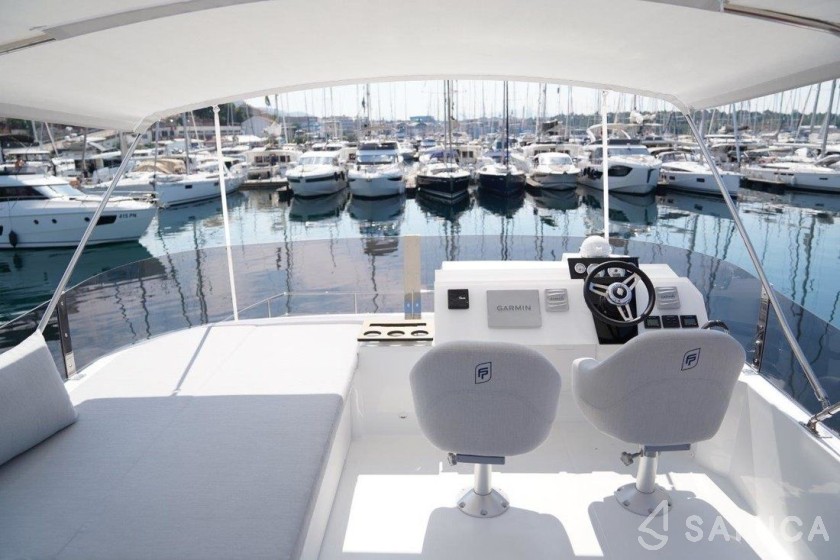 MY 37 - Yacht Charter Sailica