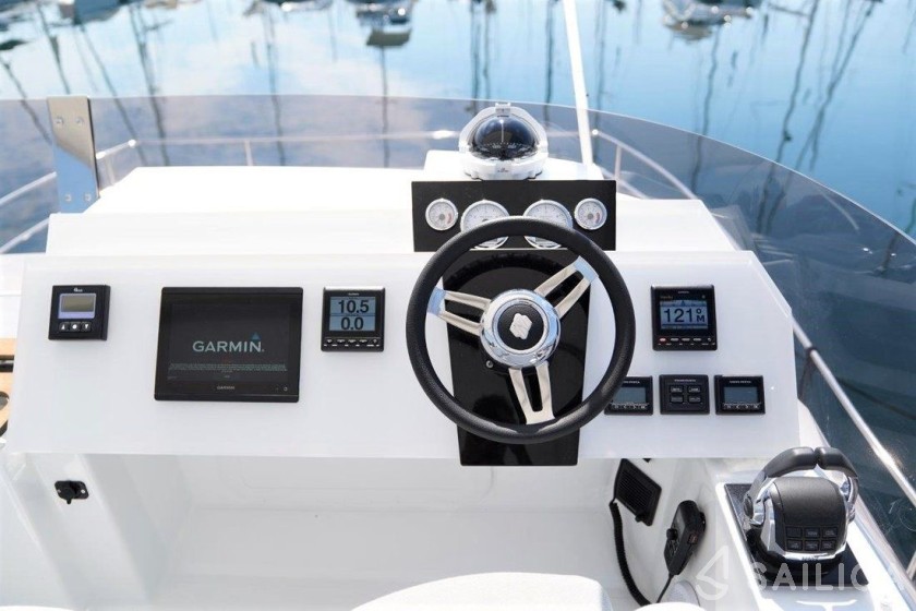 MY 37 - Yacht Charter Sailica