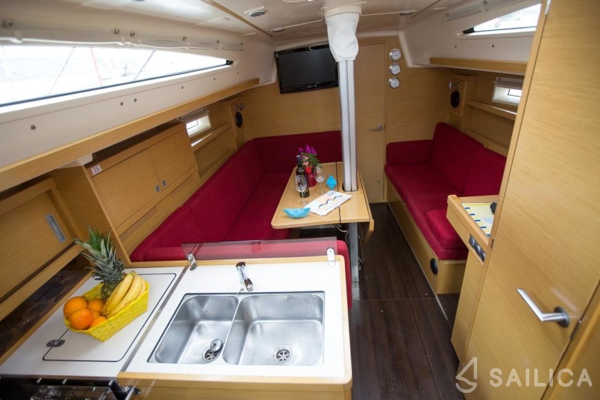 Elan 350 - Yacht Charter Sailica