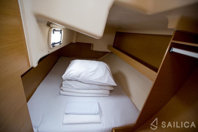 Elan 350 - Yacht Charter Sailica