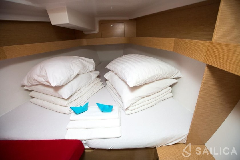 Elan 350 - Yacht Charter Sailica