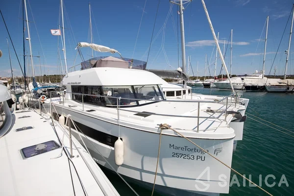 MY 37 - Yacht Charter Sailica