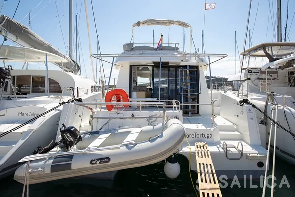 MY 37 - Yacht Charter Sailica