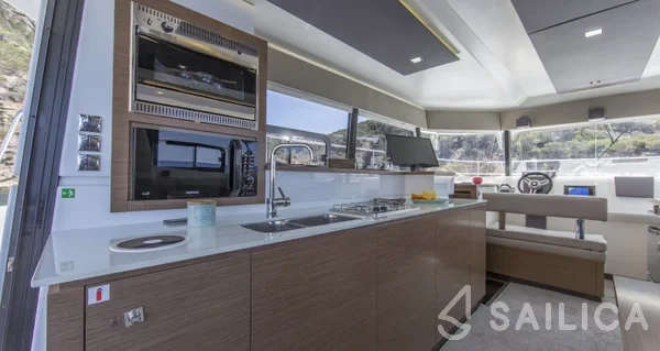MY 37 - Yacht Charter Sailica