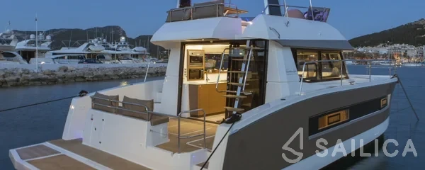 MY 37 - Yacht Charter Sailica