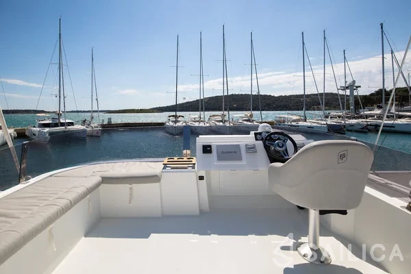 MY 37 - Yacht Charter Sailica