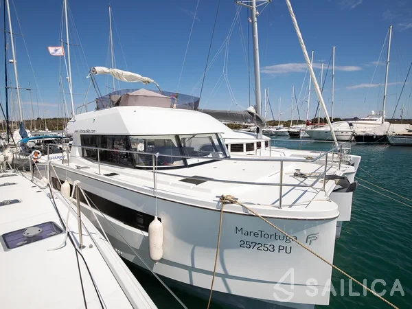 MY 37 - Yacht Charter Sailica