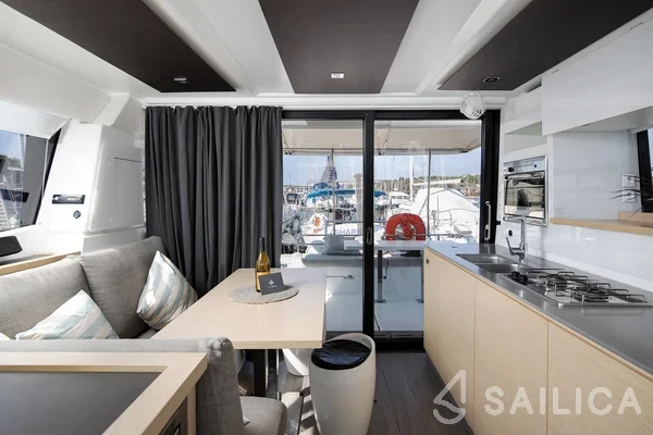 MY 37 - Yacht Charter Sailica