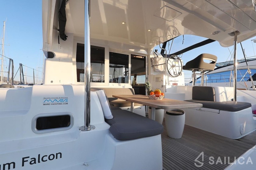 Lagoon 40 - Yacht Charter Sailica