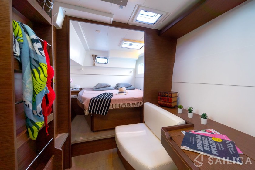 Lagoon 40 - Yacht Charter Sailica
