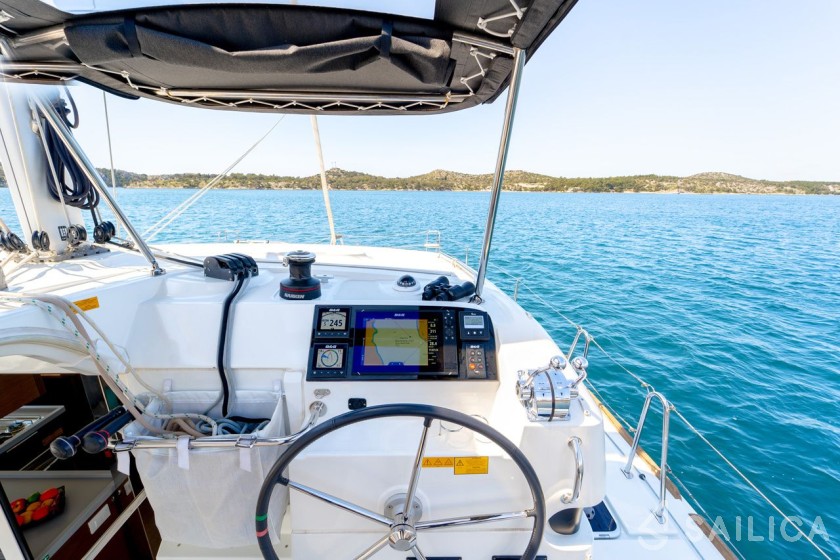 Lagoon 40 - Yacht Charter Sailica