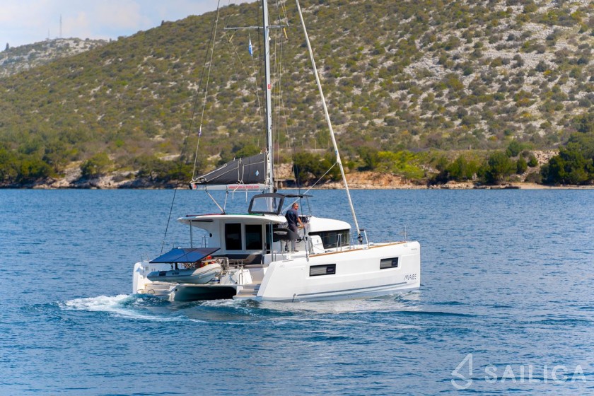 Lagoon 40 - Yacht Charter Sailica