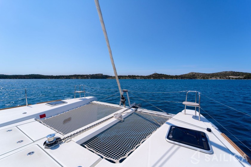 Lagoon 40 - Yacht Charter Sailica