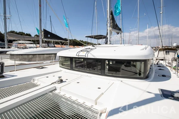 Lagoon 40 - Yacht Charter Sailica