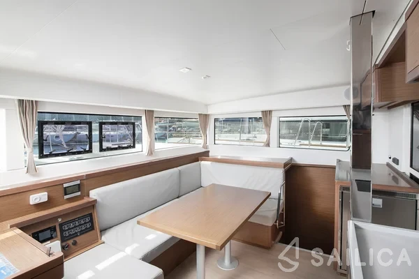 Lagoon 40 - Yacht Charter Sailica