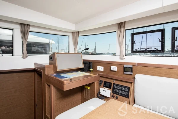 Lagoon 40 - Yacht Charter Sailica