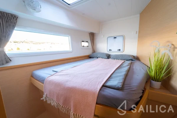 Lagoon 42 - Yacht Charter Sailica