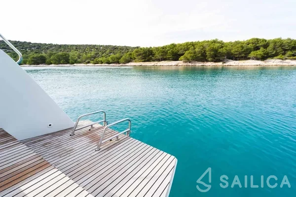 Lagoon 42 - Photo #12 Lagoon 42 - Yacht Charter Sailica