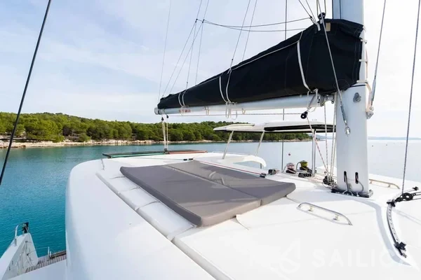 Lagoon 42 - Photo #15 Lagoon 42 - Yacht Charter Sailica