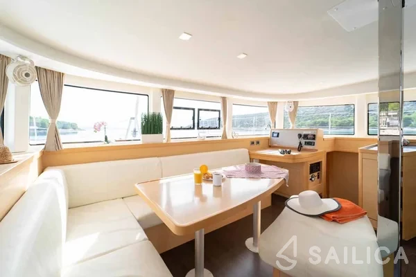 Lagoon 42 - Photo #16 Lagoon 42 - Yacht Charter Sailica